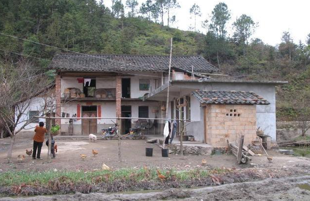 土地征收_農(nóng)村宅基地拆遷如何補(bǔ)償?