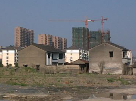【京云征地<a href=http://www.5m1q76o.cn/team/ target=_blank class=infotextkey>拆遷律師</a>】房屋強(qiáng)拆確認(rèn)違法后，該如何索要拆遷賠償？