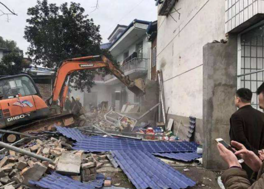 政府強行拆除農(nóng)村房子怎么辦