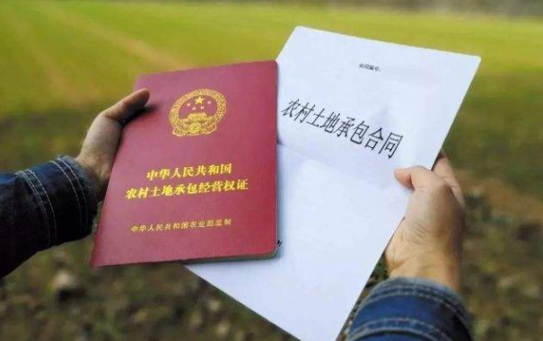 承包國有農(nóng)場(chǎng)土地使用權(quán)被收回能否獲得補(bǔ)償？