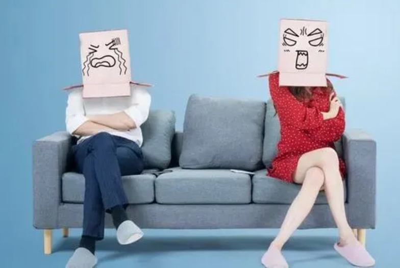 丈夫婚姻期間對外欠債，離婚時妻子對債務要承擔責任嗎？