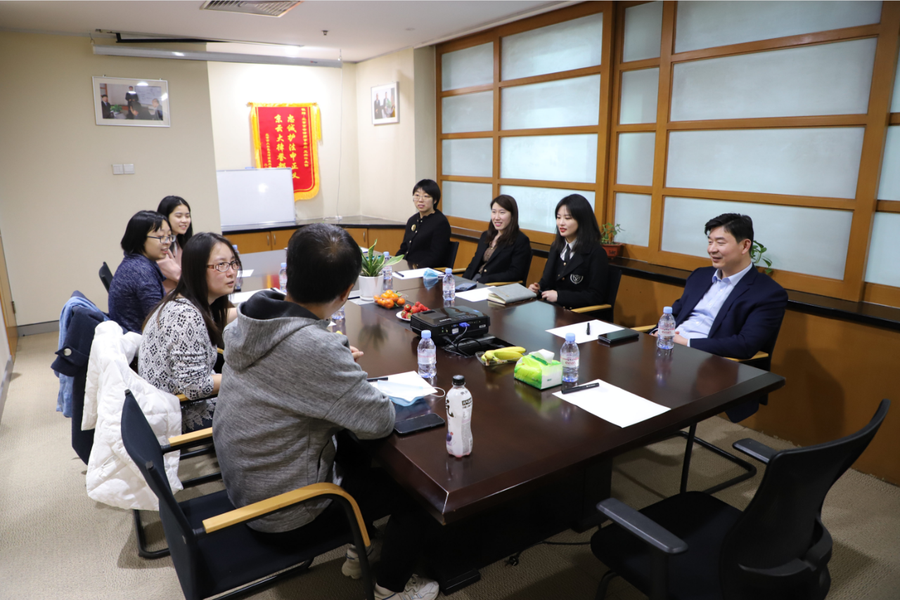 北京電視臺《律師幫幫忙》與北京京云律師事務(wù)所為強(qiáng)化普法宣傳，舉辦座談會