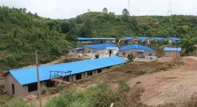 農用地搭建養(yǎng)殖場屬違章建筑嗎