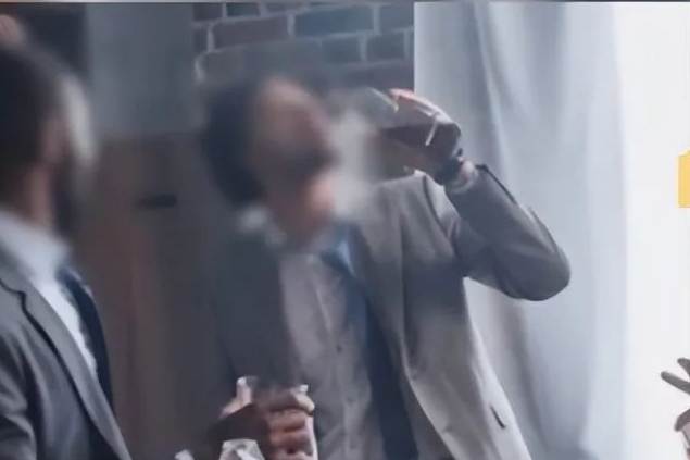 男子酒后墜樓身亡，家屬起訴同飲者獲賠17萬，法院為何這樣判？