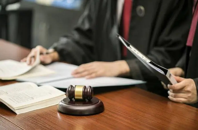 因為不在工位被公司辭退！公司稱屬于曠工，法院怎么判？