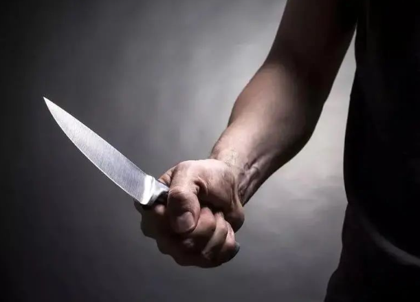 【以案釋法】“別動，你要動，就殺了你！” 數(shù)十名男子深夜持刀闖入廠房強(qiáng)拆并刺傷保安
